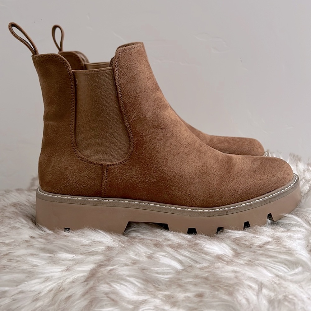 Chinese Laundry Tan Brown Suede Piper Ankle Boots Chelsea Boots